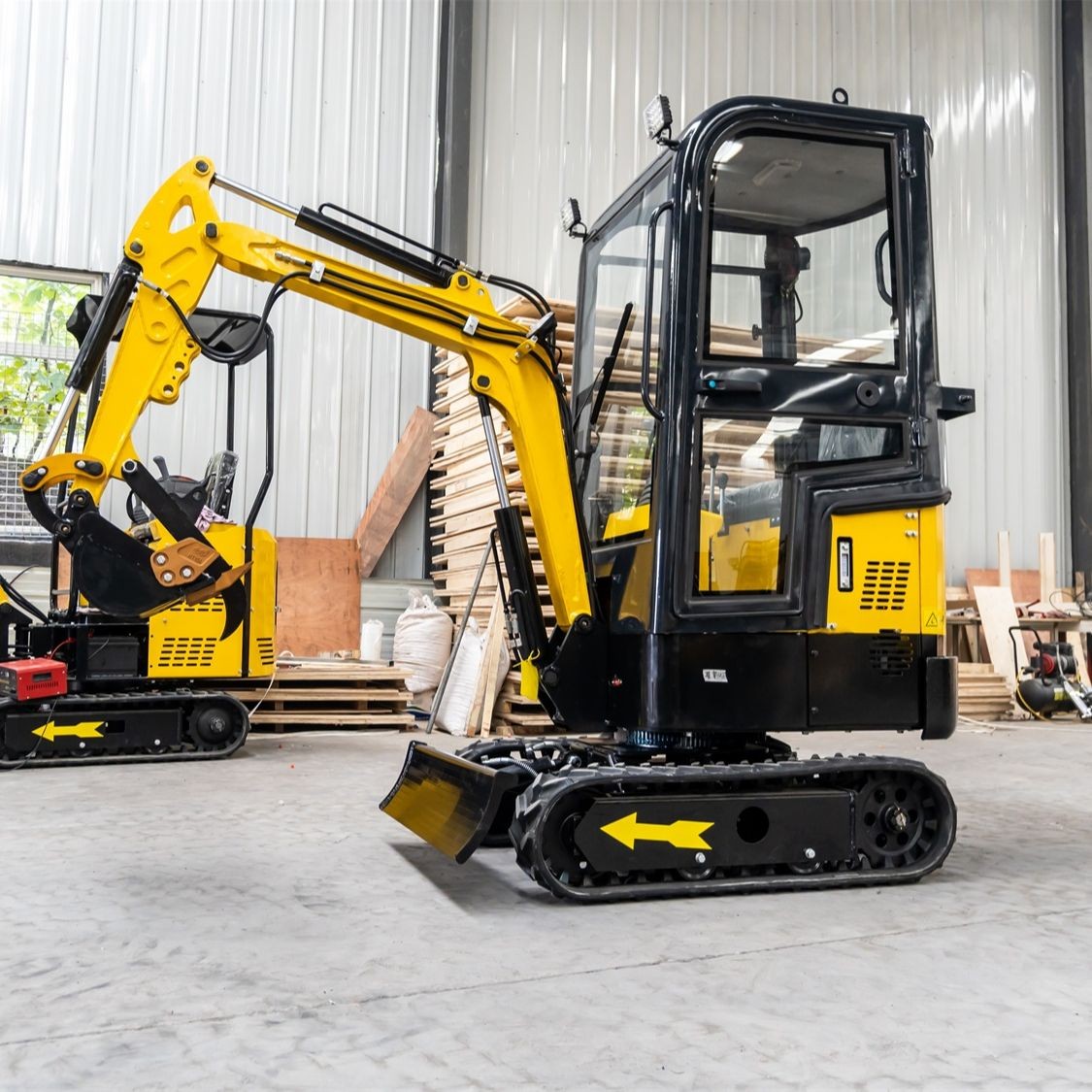 Factory direct sale mini digging machine mini excavator 1 ton with closed cabin