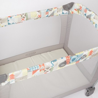 Graco Contour Electra Playard Travel Cot with Removable Toy Bar