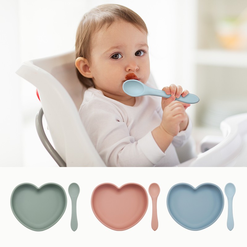 2022 New Heart Shaped Dinner Plate With Suction Baby Feeding Spoon Set Pure Silicone Easy To Clean BPA Free Baby Shower Gift