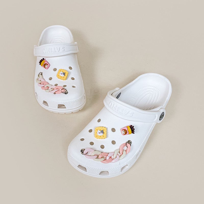 Amy and Michael 2022 Summer Designers Trendy Garden Clogs Women Waterproof Shoes Beautiful Girl Students DIY White Fashion Slippers