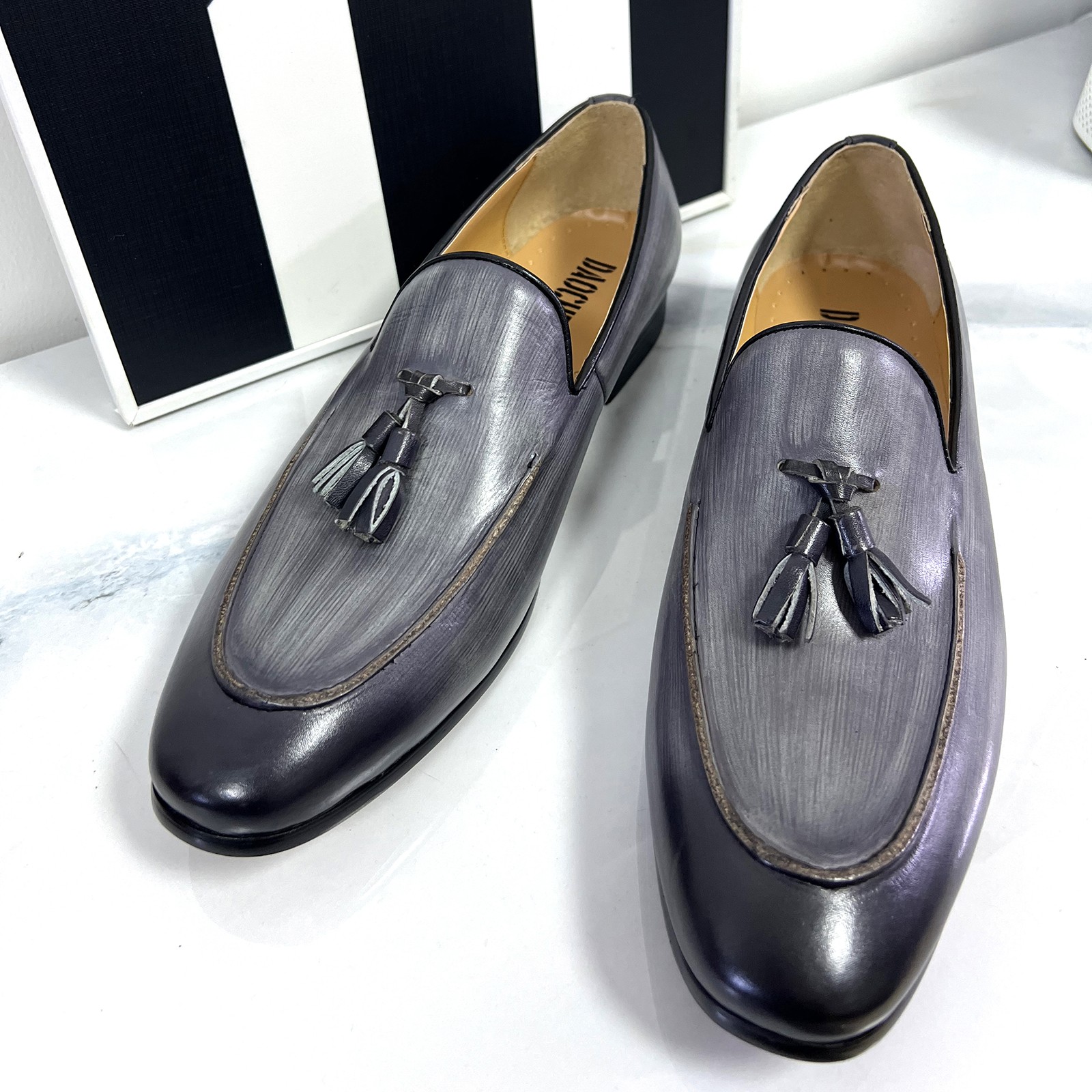 Fashion luxury brand casual shoes men shoes silver youth trendy loafers genuine leather beanies loafer shoes formal shoes