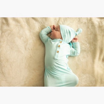 Anvi Baby Solid Knotted Sleepsuit and Beanie Set