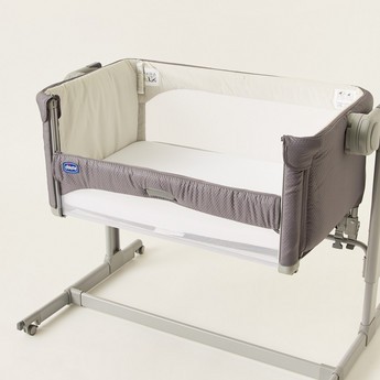 Chicco Next 2 me Magic Co-Sleeping Crib