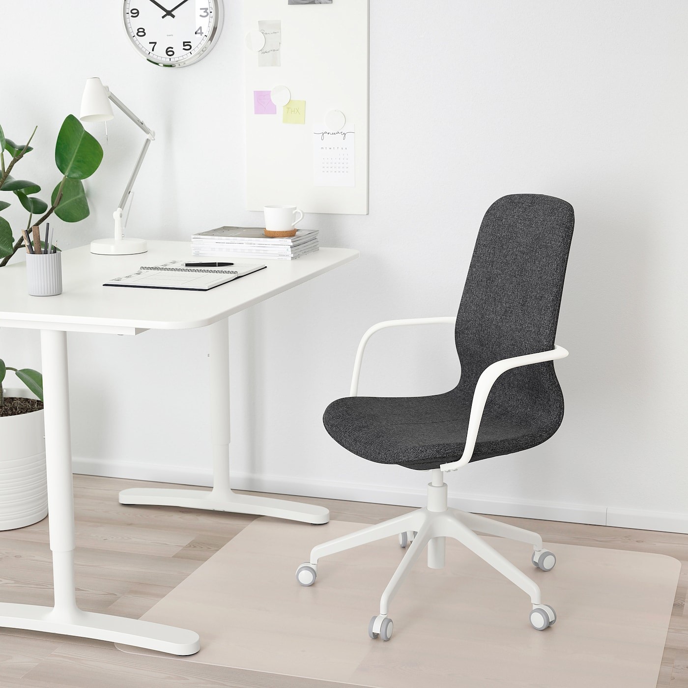 LÅNGFJÄLL Office chair with armrests