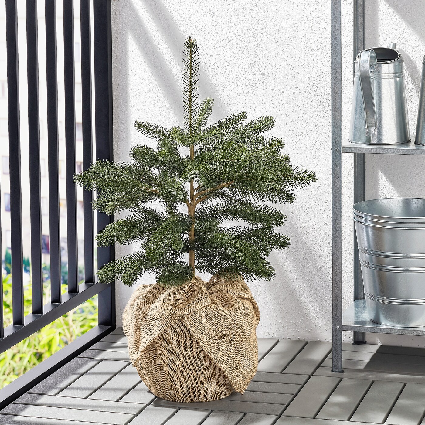 VINTER 2021 Artificial potted plant