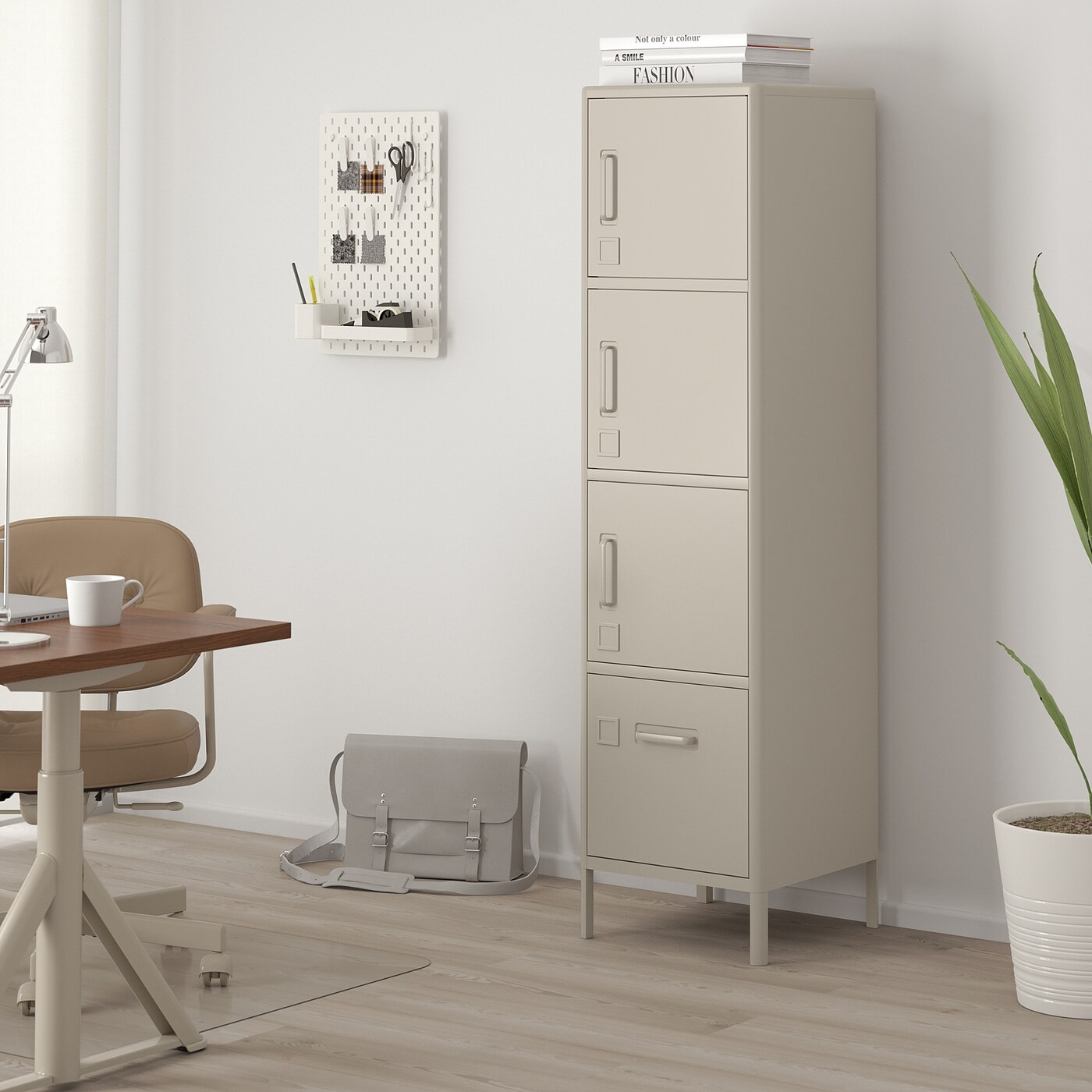 IDÅSEN High cabinet with smart lock