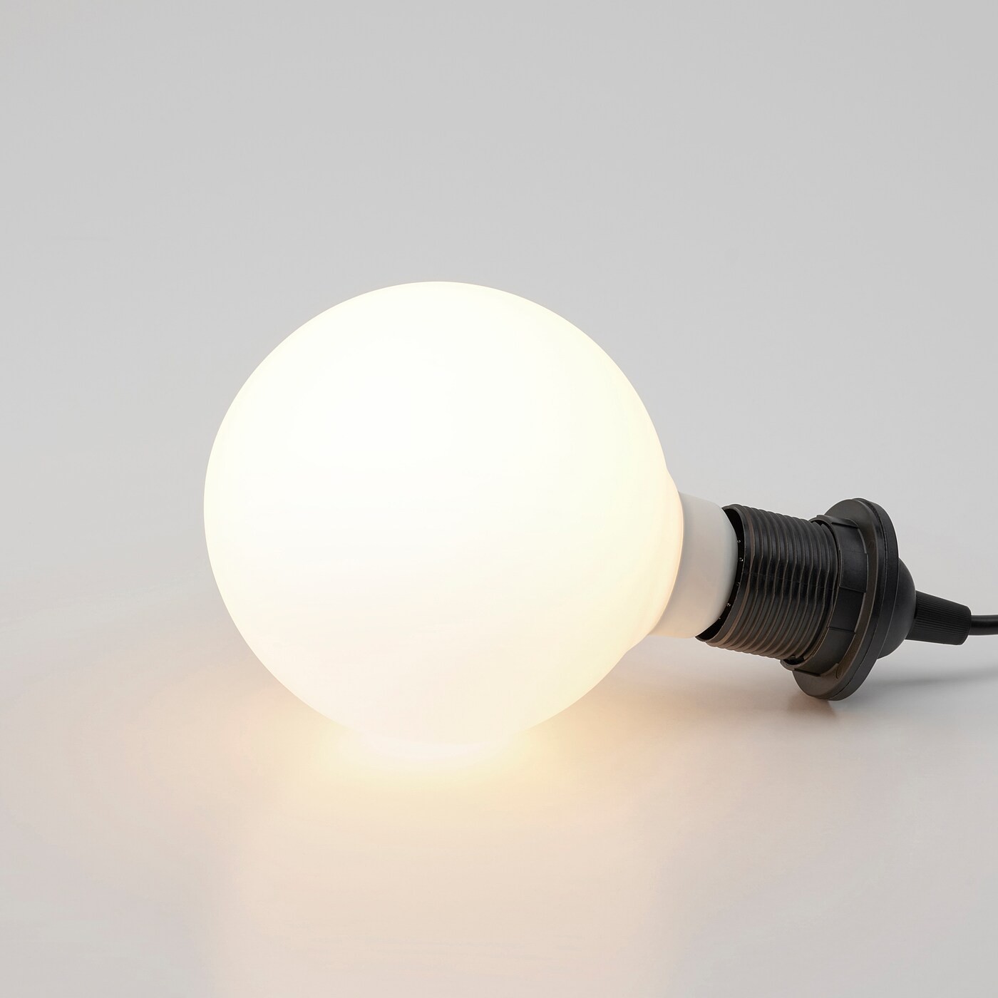 TRÅDFRI LED bulb E27 470 lumen