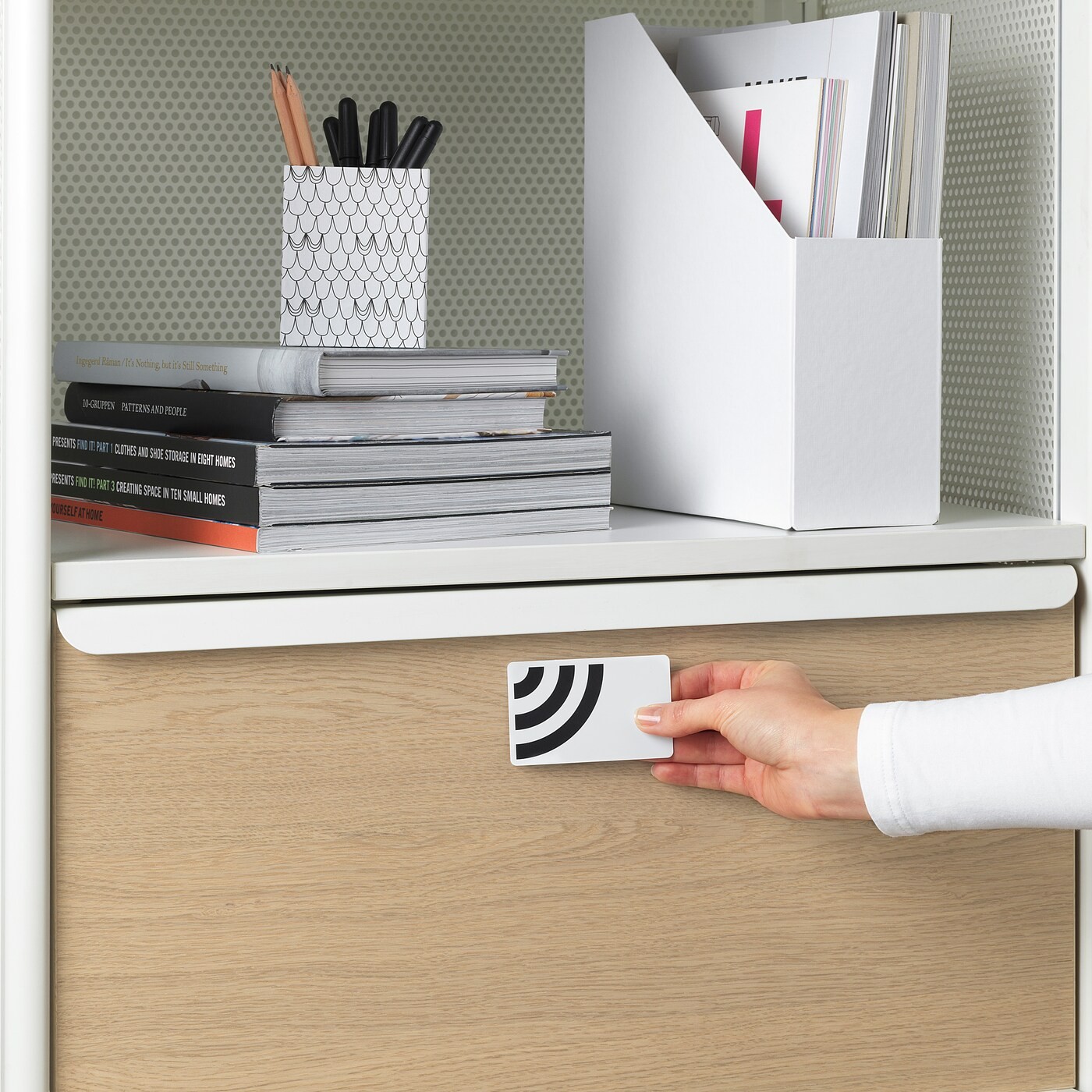 BEKANT Storage unit with smart lock