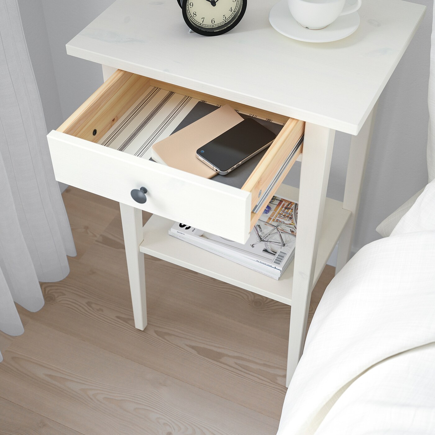 HEMNES Bedside table