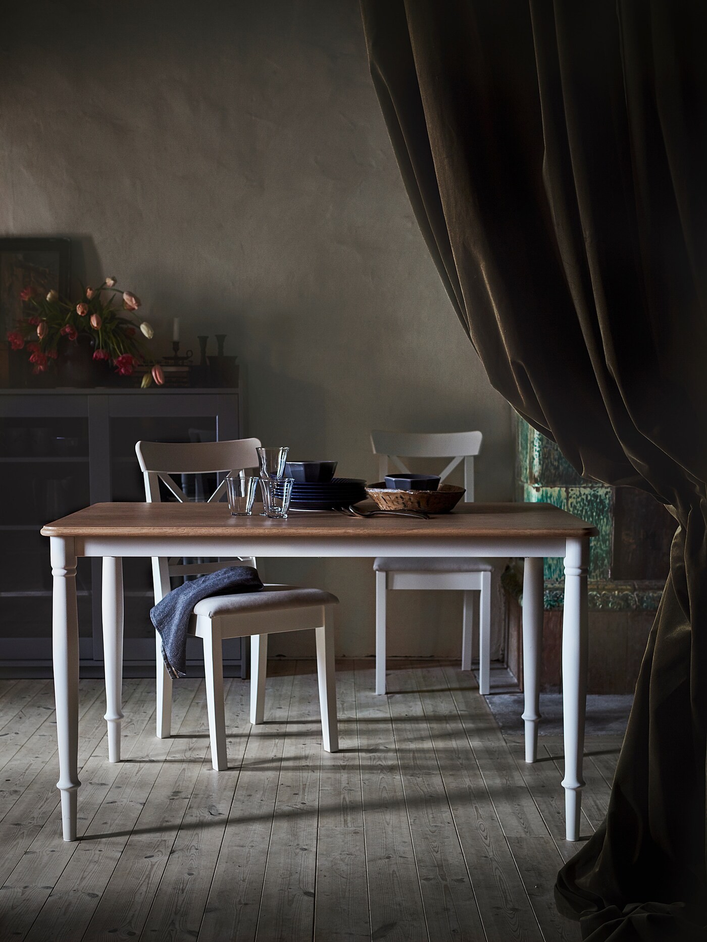 DANDERYD Dining table