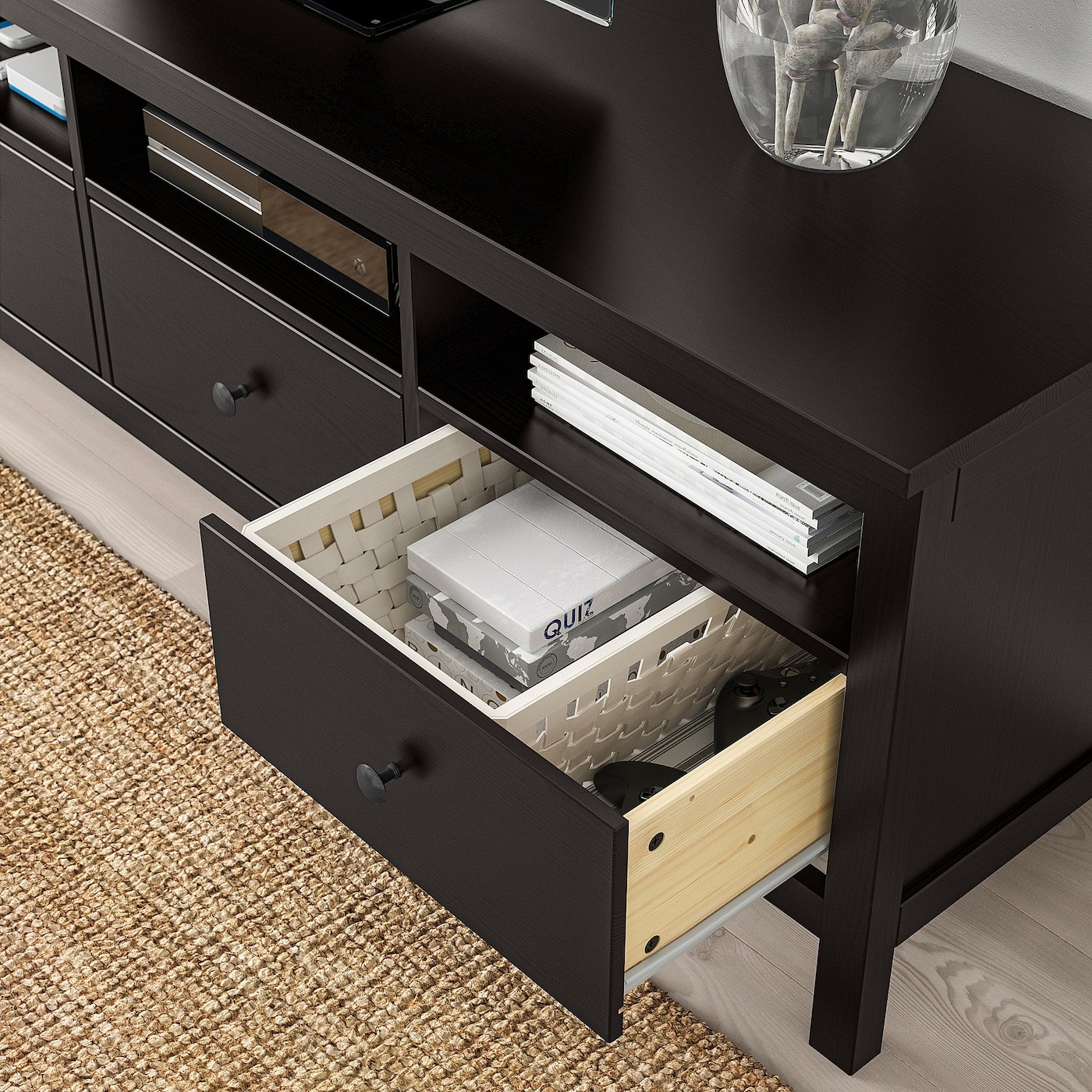 HEMNES