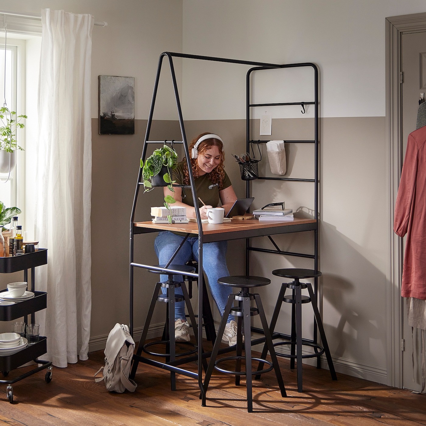 HÅVERUD Table with storage ladder