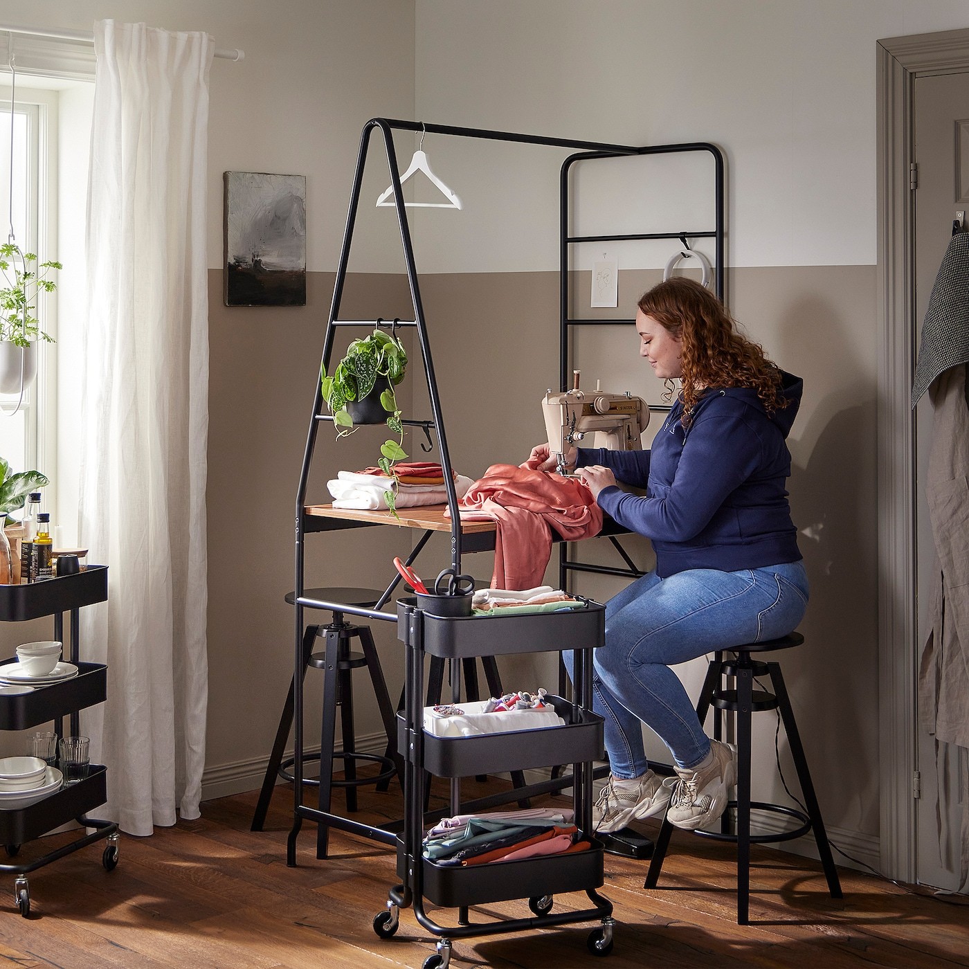 HÅVERUD Table with storage ladder