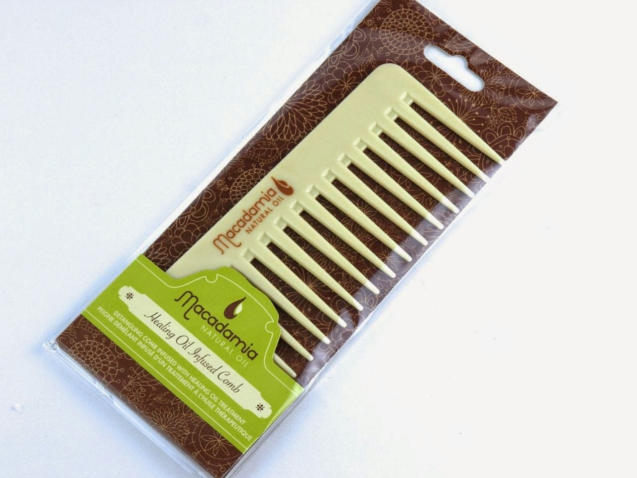 Macadamia Natural Detangler Comb With Macadamia Oil- Beige | 1 Pc