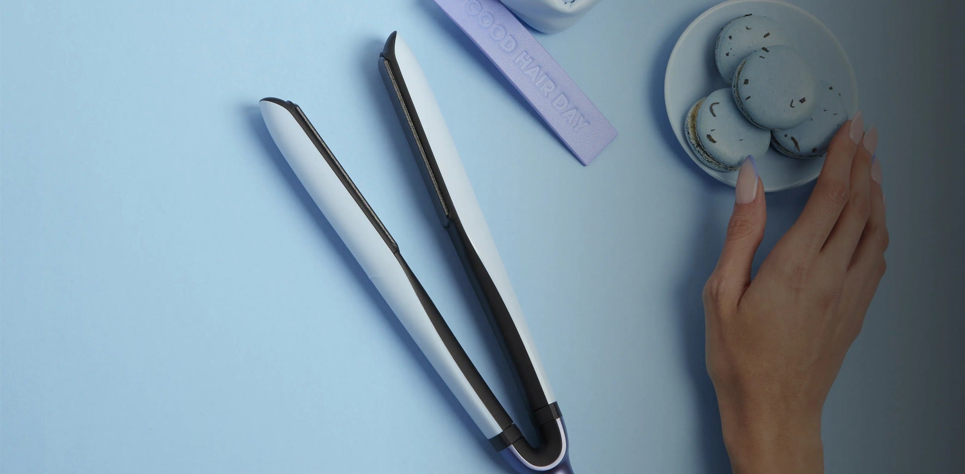 ghd Platinum + Hair Straightener In Pastel Blue