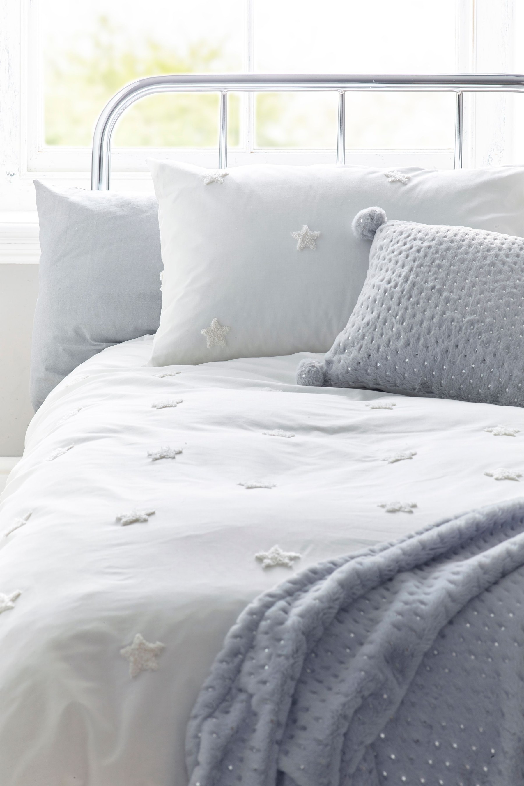 Tufted Star Duvet Cover and Pillowcase Set