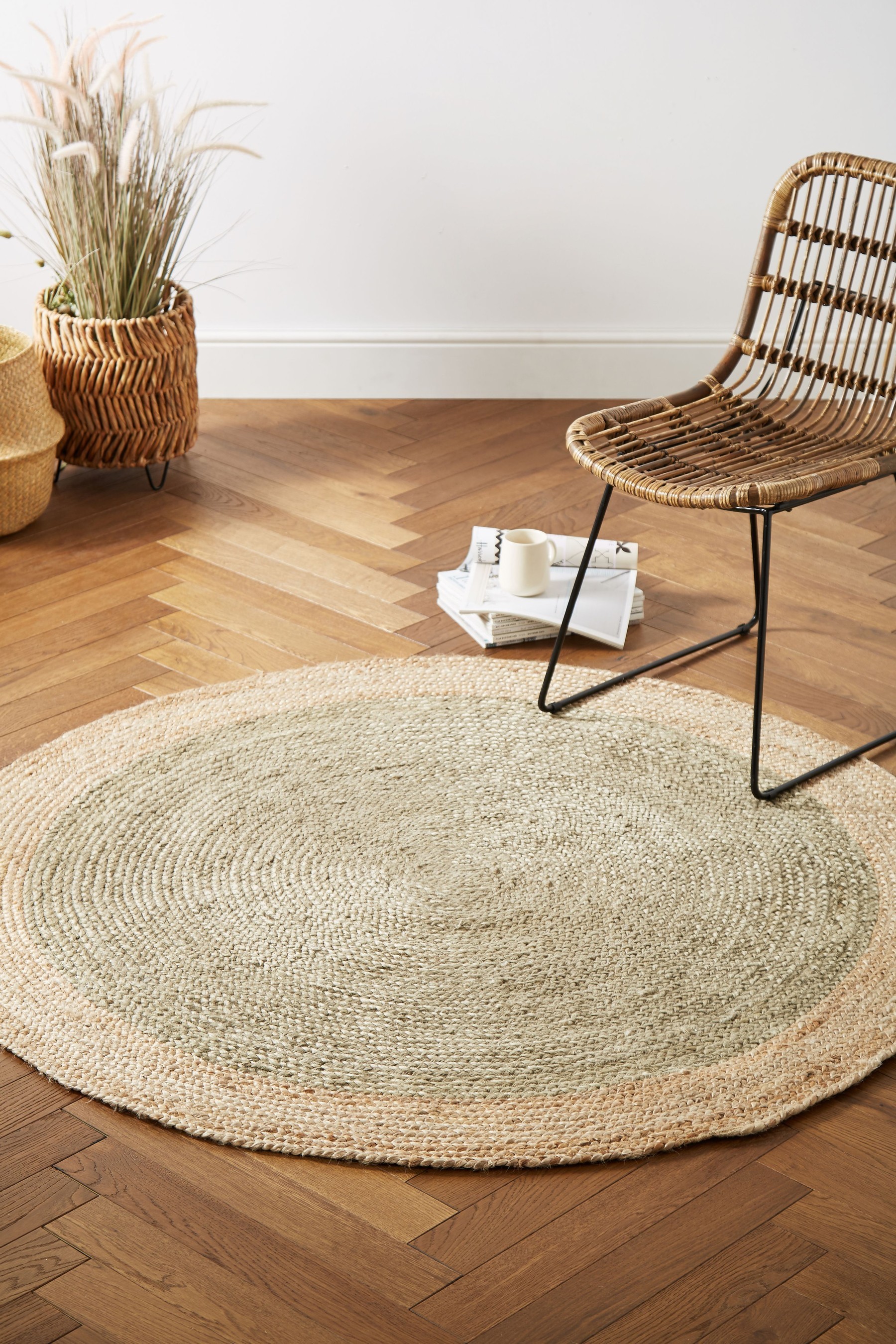 Blonde Jute Circle Rug