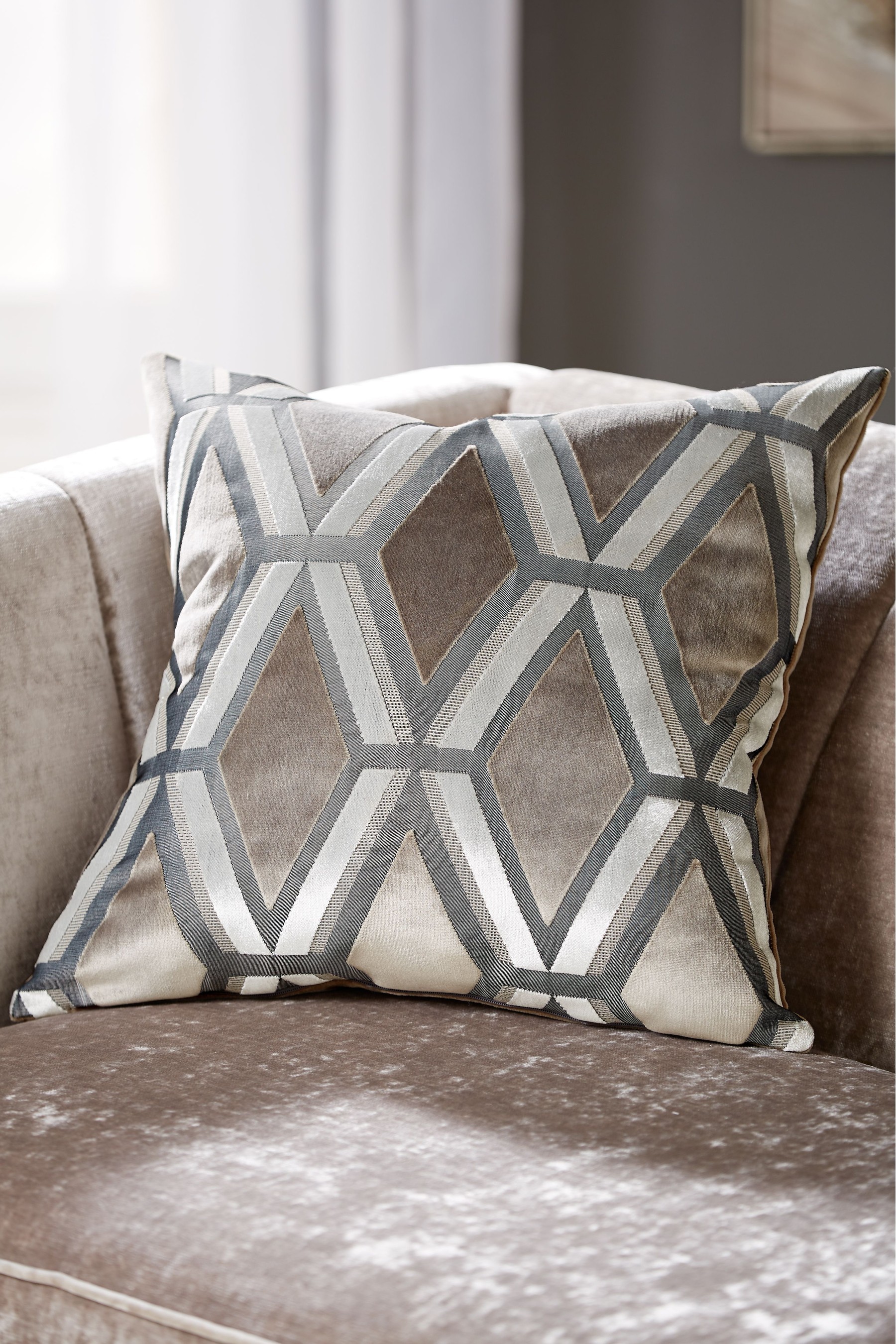 Collection Luxe Velvet Geo Cushion