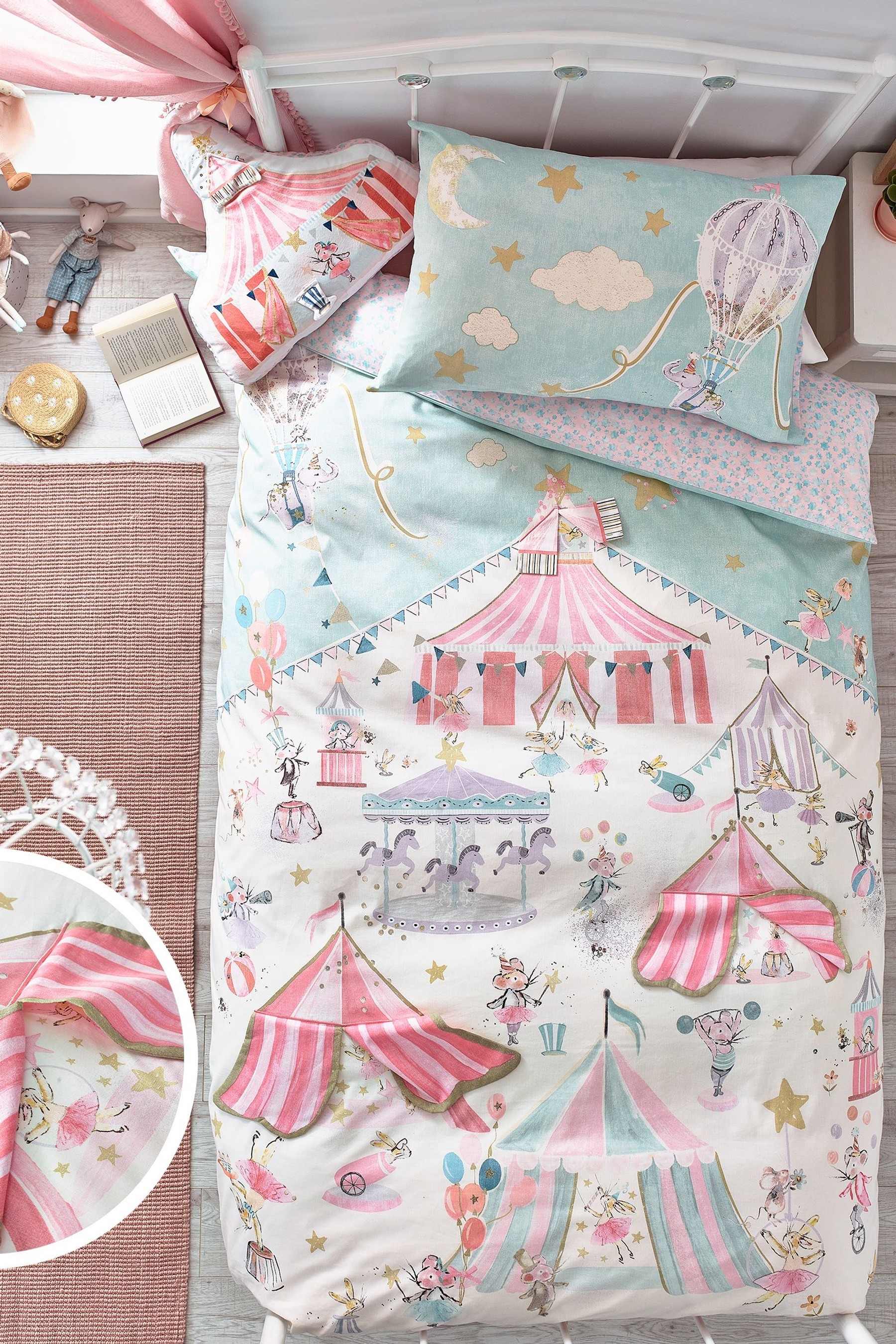 Lift The Flap Funfair Animals Duvet Cover and Pillowcase Set