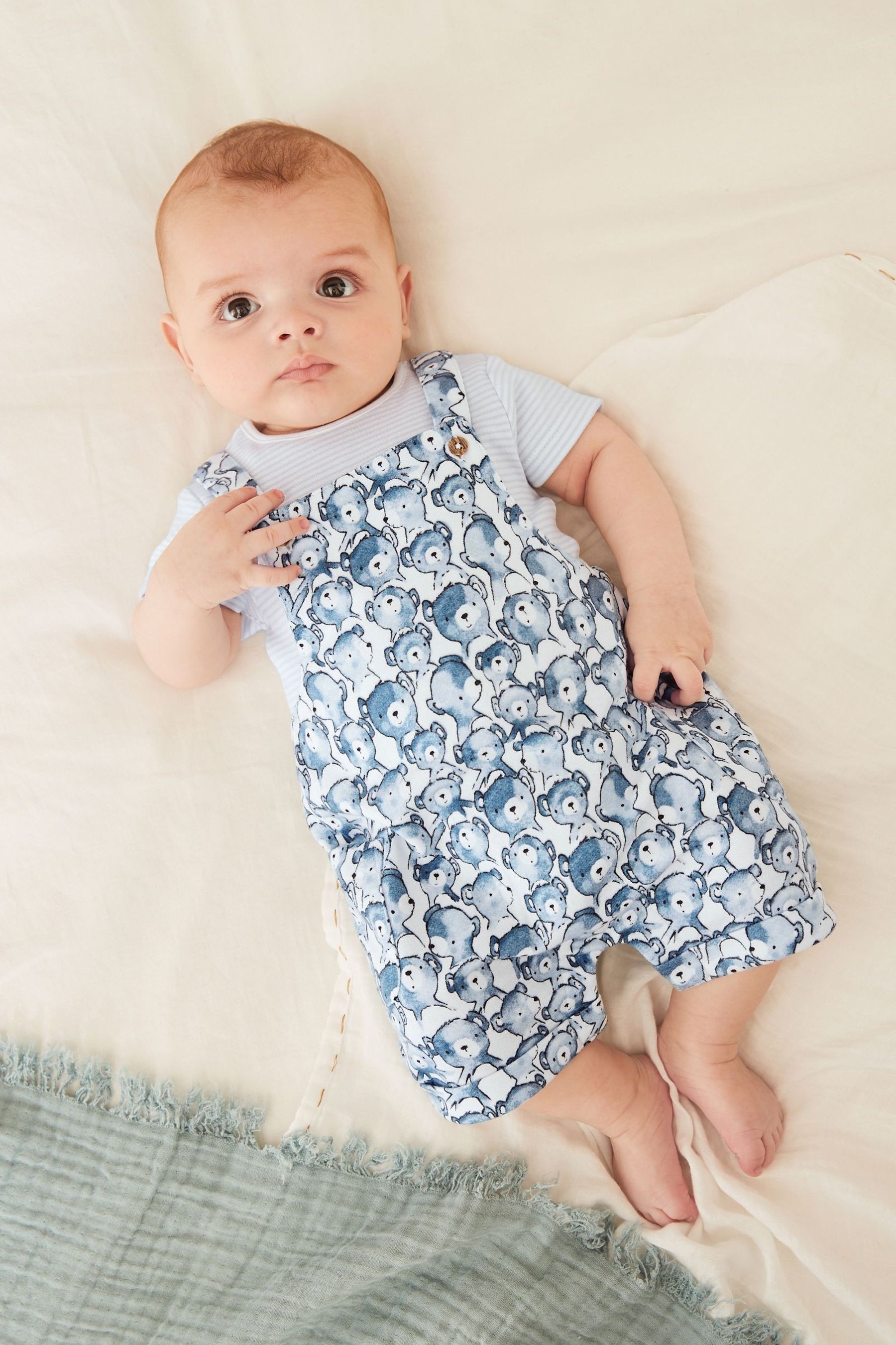 Baby 2 Piece Bear Printed Dungaree and Bodysuit Set (0mths-2yrs)