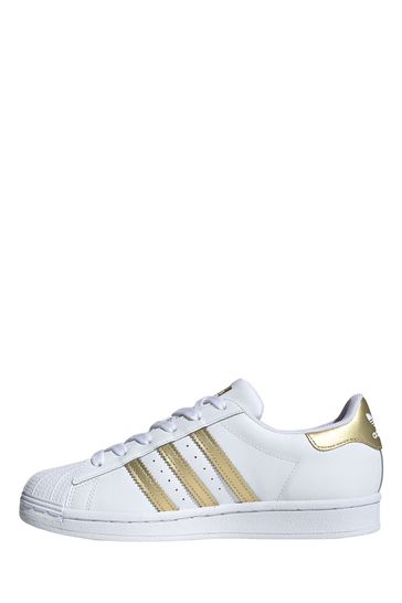 حذاء رياضي أبيض Superstar من adidas Originals