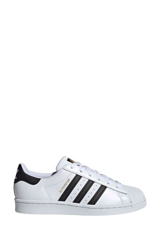 حذاء رياضي Superstar من adidas Originals