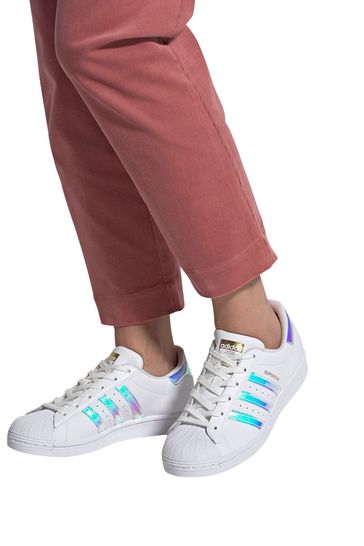 حذاء رياضي Superstar من adidas Originals