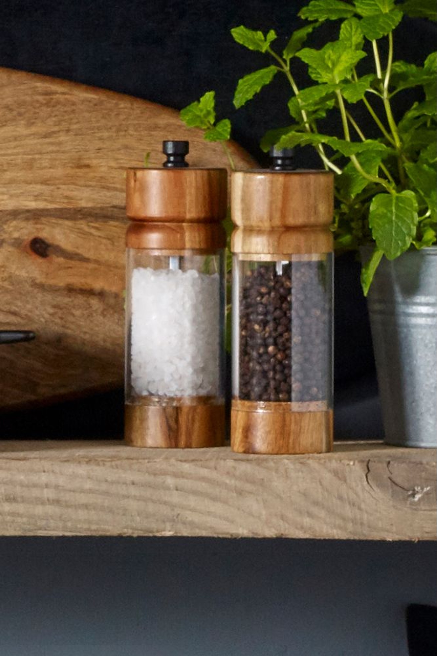 M27-740s Salt & Pepper Set