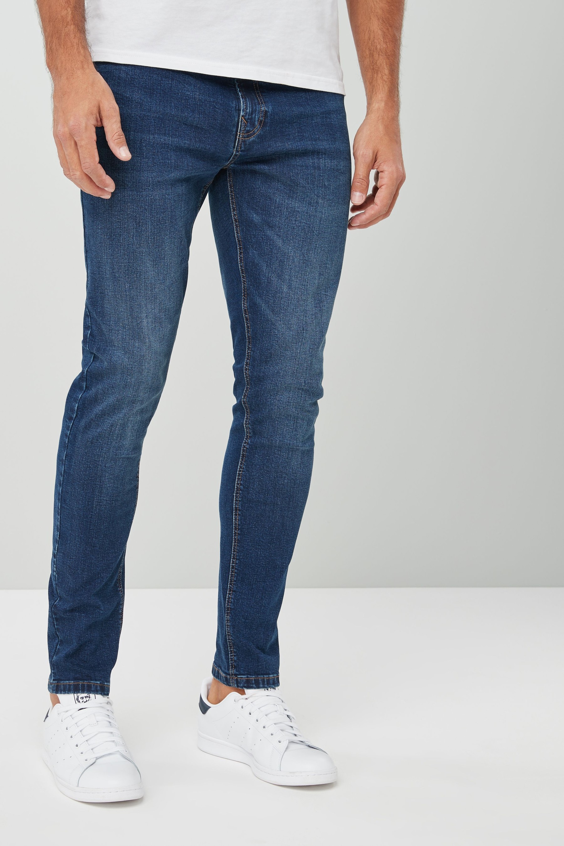 U22486s Skinny Fit