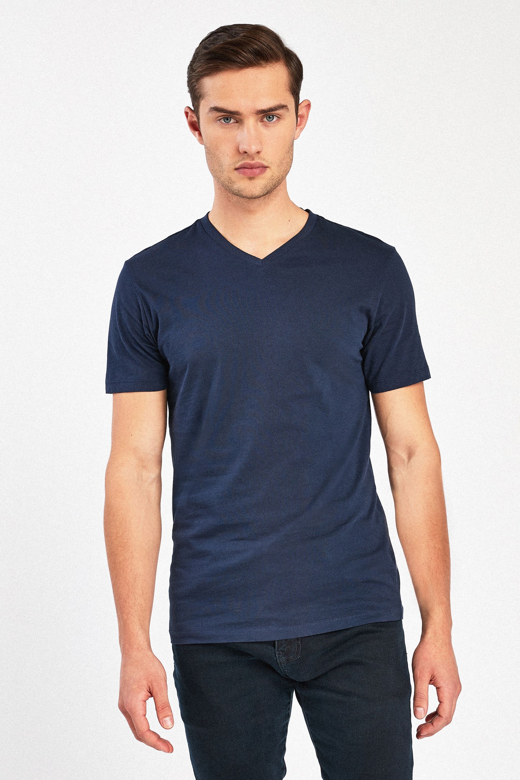  V-Neck Slim Fit