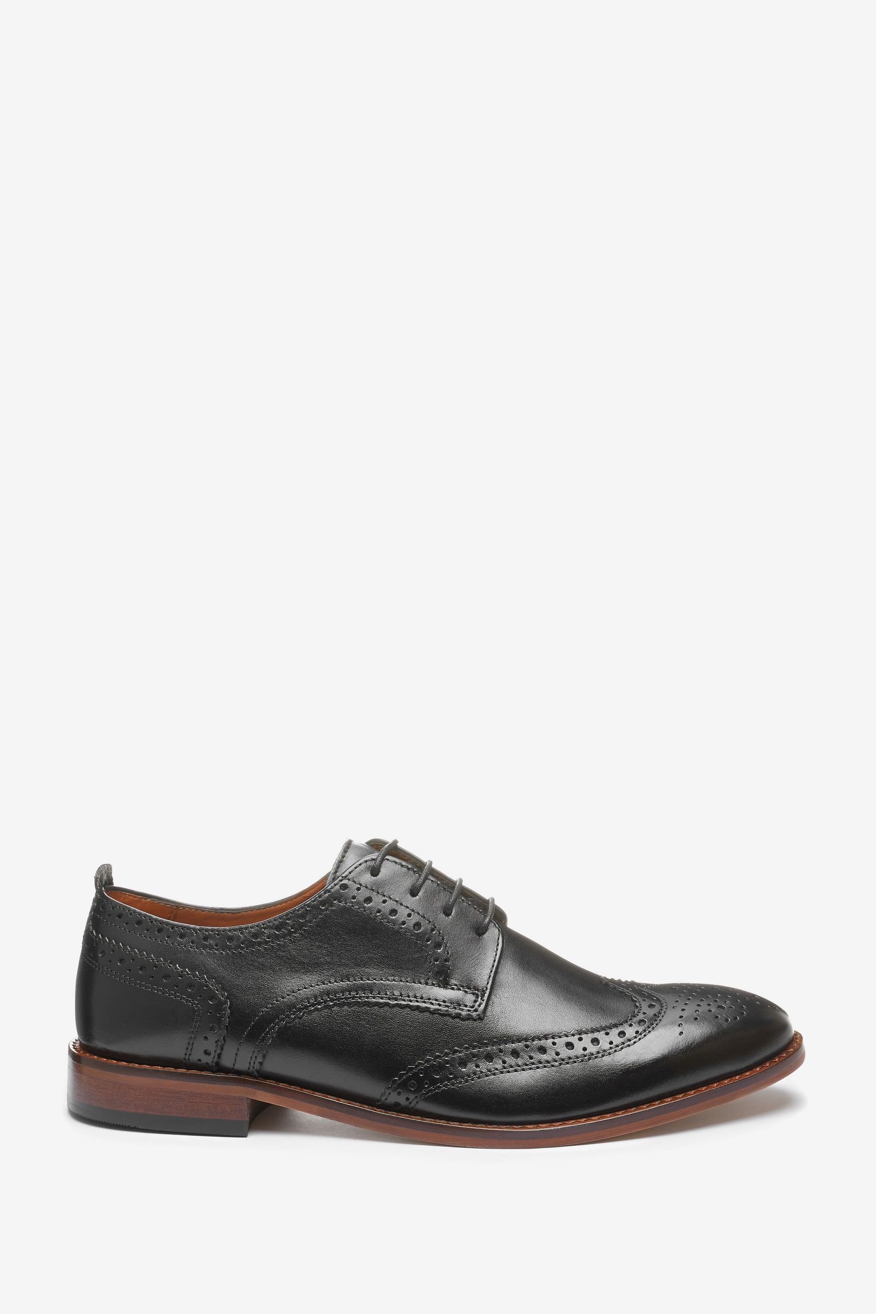 Mens Contrast Sole Leather Brogues Wide Fit