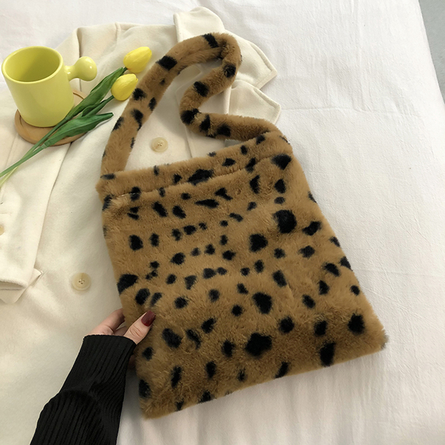 Love Heart Print Bags for Women 2021 Soft Plush Shoulder Bags Female Leopard Pattern Handbag Winter Warm Fluffy Bucket Bags