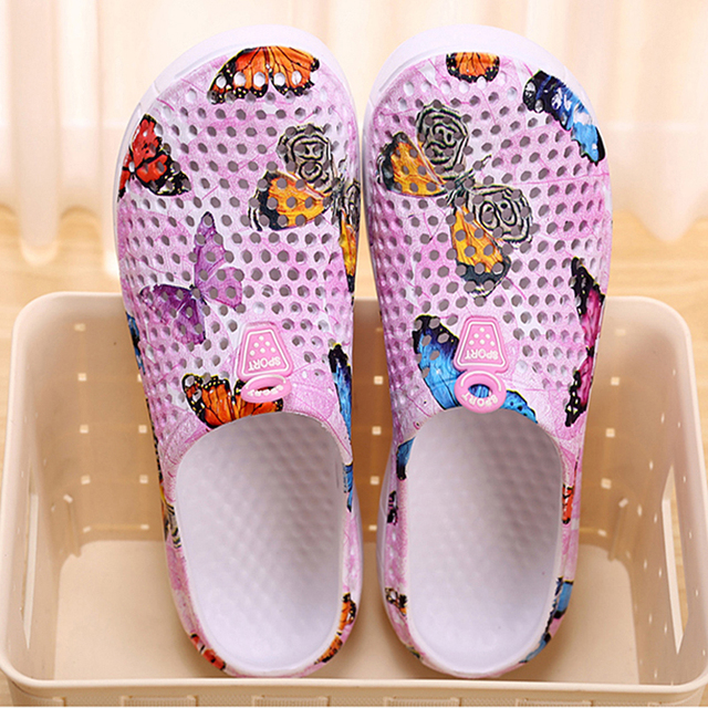 2022 Women's Casual Clogs Breathable Beach Sandals Valentine's Day Slippers Summer Slip-on Women Flip Flops Home Shoes Unisex Shoes