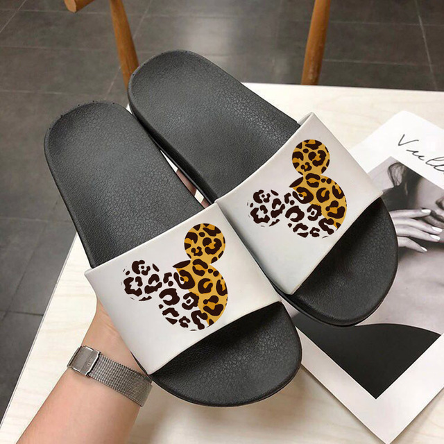 Women Cartoon Slippers Summer Indoor Slippers Cute Animal Beach Flip Flops Bathroom Home Slippers Non-slip Bathroom Home Slides