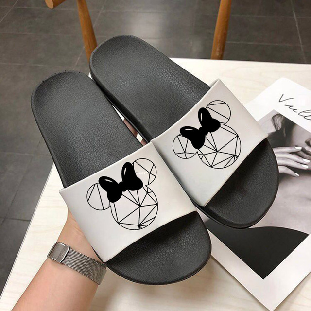 Women Cartoon Slippers Summer Indoor Slippers Cute Animal Beach Flip Flops Bathroom Home Slippers Non-slip Bathroom Home Slides