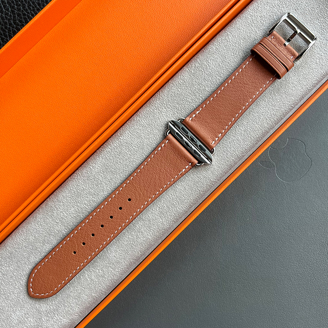 Kebitt High Quality Swift or Barenia Leather Single Round Smart Watch Strap for Apple Watch 7 6 Se 5 4 3 Strap 40mm 44mm 41mm 45mm