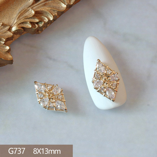 4pcs/lot Love Rose Butterfly Pendant 3D Alloy Nail Art Zircon Pearl Metal Manicure Nails Accessories DIY Nail Decorations Charms