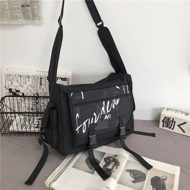 Cute Pendant Design High Quality Nylon Ladies Fashion Shoulder Bag Paneled New Design Women Student Bags 2022 New Messenger Bag