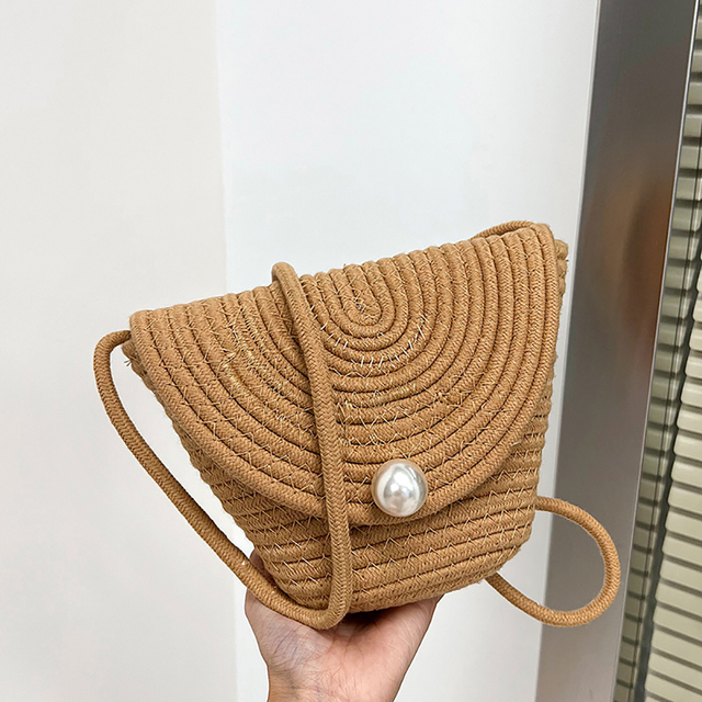 Fashion pearl ladies straw bag 2022 summer new hand-woven straw shoulder bag bohemian beach messenger flap small bucket bag