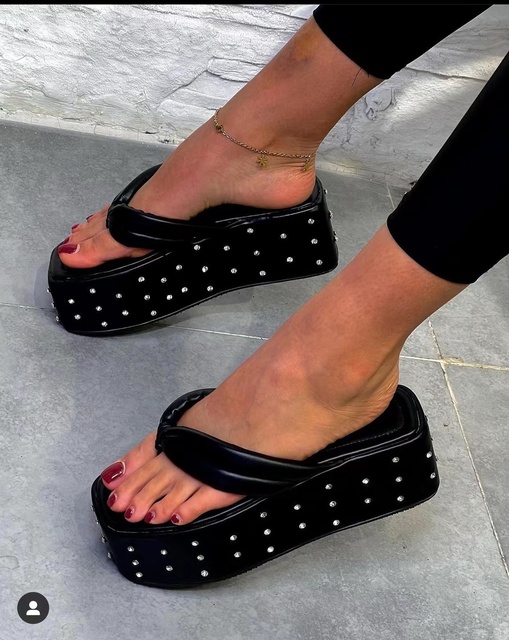 New Large Women's Slippers 2022 Summer New Muffin Thick Bottom Clip Toe Herringbone 43 Black Sandals