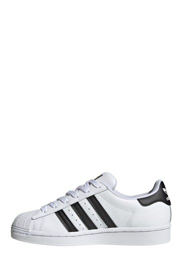 حذاء رياضي Superstar Youth من adidas Originals