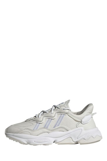 حذاء رياضي Ozweego من Adidas Originals