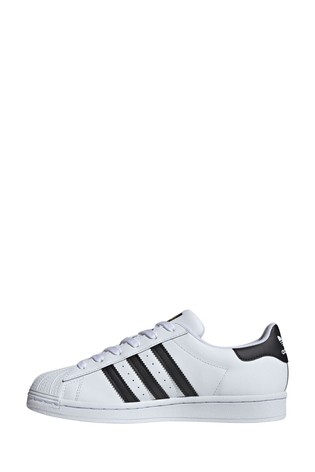 حذاء رياضي Superstar من adidas Originals