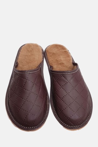 HotSquash Men's Brown Slip-On Slippers