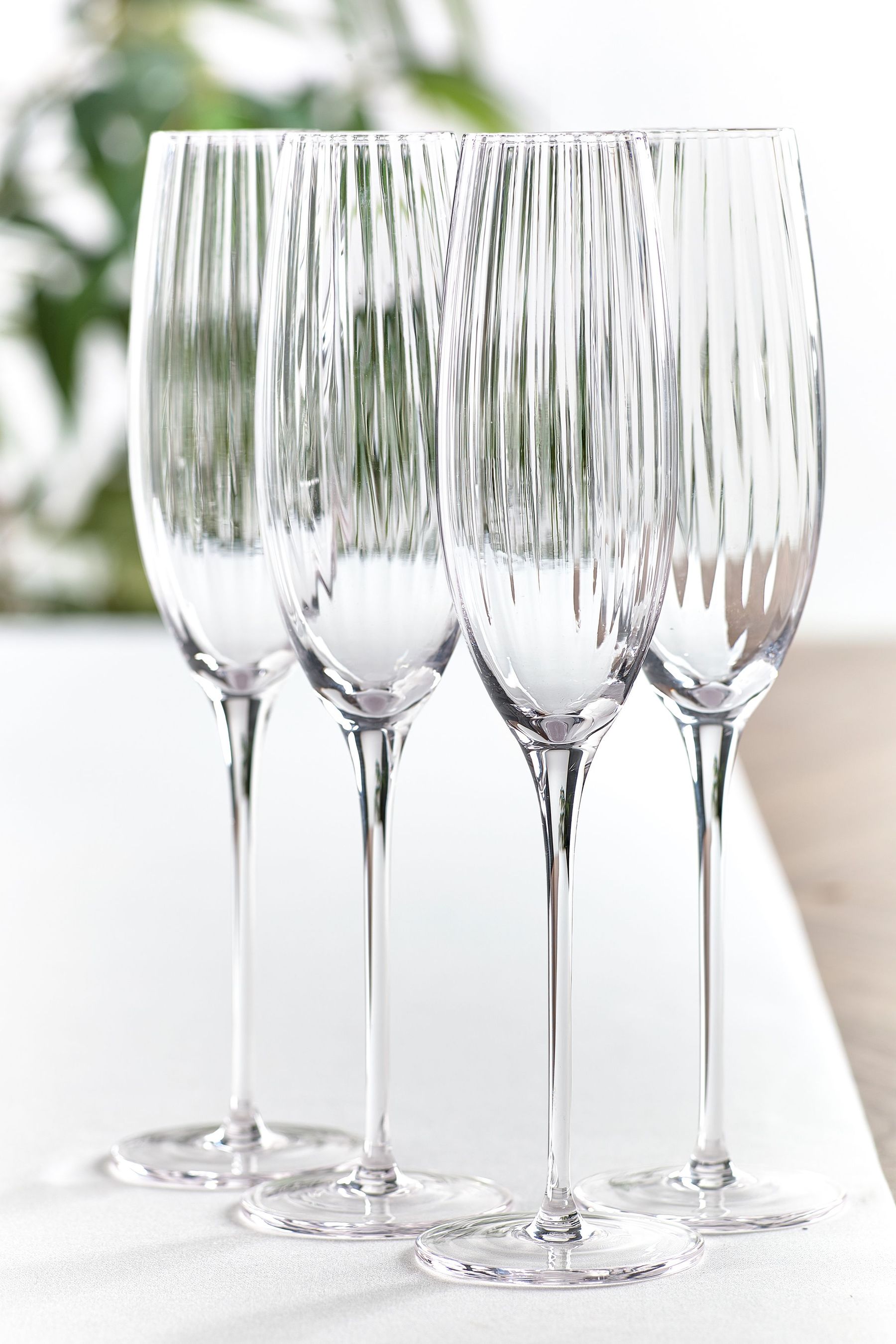 377-287s Set of 4 Flute Glasses