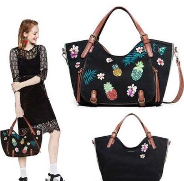 2020 Spain Brand Hot Style Ladies Embroidered Shoulder Bag Ladies Luxury Brand Carry Bags Crossbody Bag For Fashion Women Sold