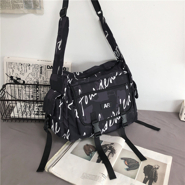 Cute Pendant Design High Quality Nylon Ladies Fashion Shoulder Bag Paneled New Design Women Student Bags 2022 New Messenger Bag