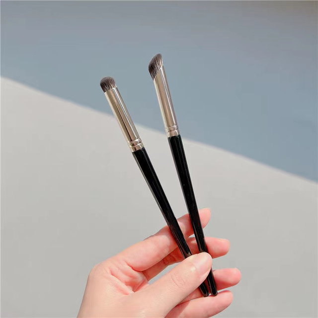 Loebig 1/2pcs Foundation Brush Concealer Makeup Brushes Set Nose Shadow Eye Concealer Cosmetic Contour Cream Brush Beauty Tools