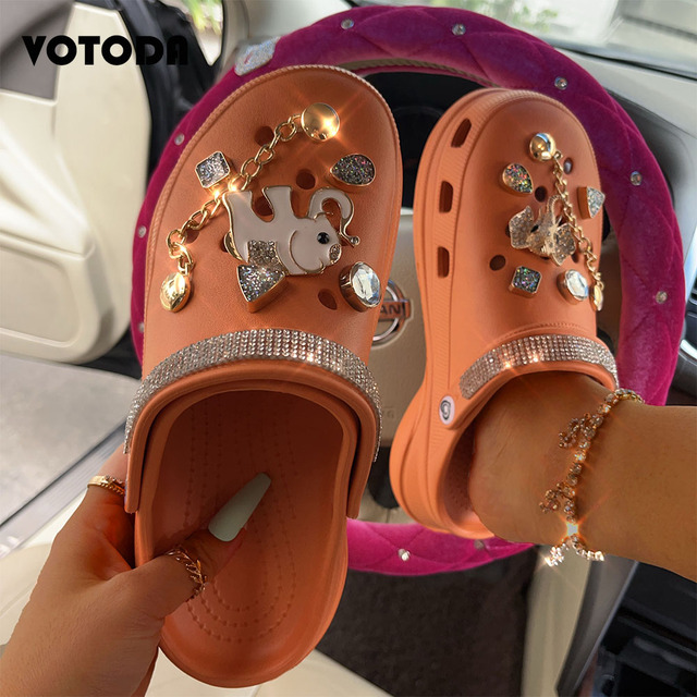 Women Summer Beach Sandals Thick Sole Non-slip Metal Slides Charmr Garden Slippers Ladies Cute Flip Flops Plus Size Hole Shoes