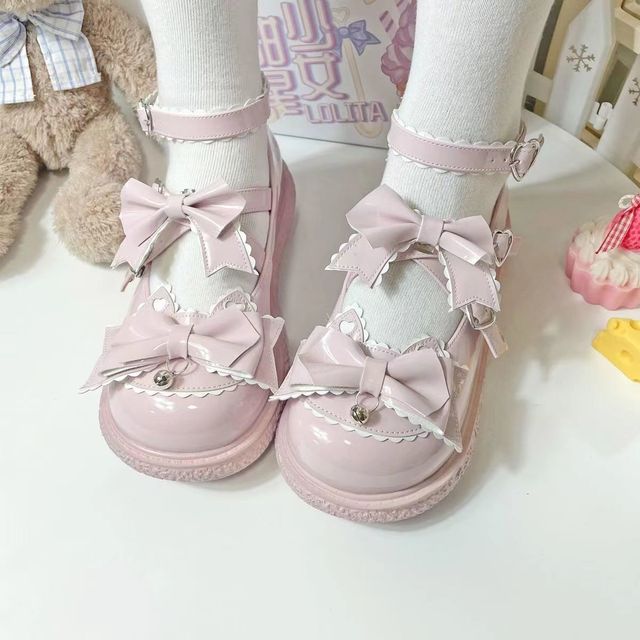 Kawaii بنات لوليتا أحذية موضة 2022 النمط الياباني PU المرقعة ماري جينس Bowknot جميل القلب مشبك الصلبة Zapatillas Mujer